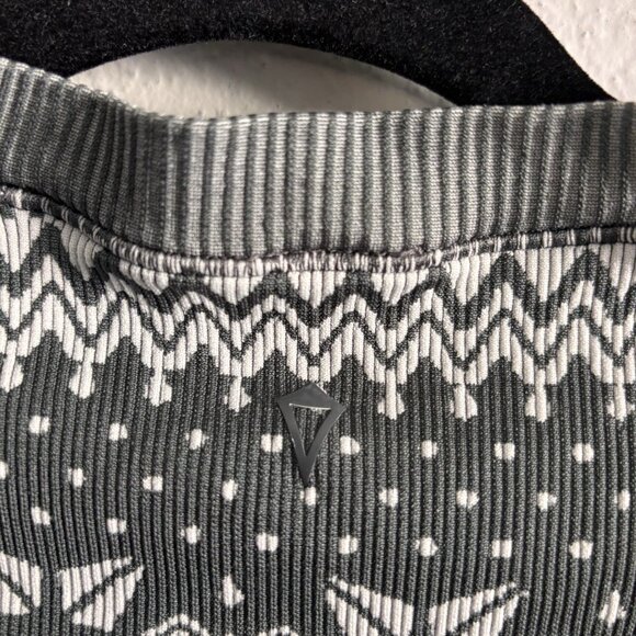 ivivva by lululemon Glacier Geometric Long Sleeve Blouse Size 10 - Picture 6 of 8